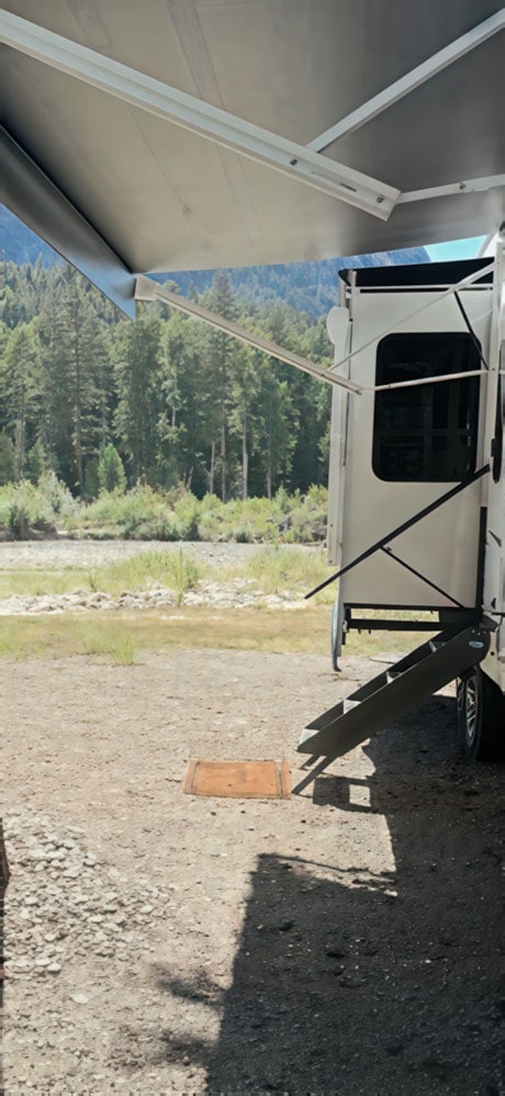 RV Exterior RHS Extension & Sun Shade